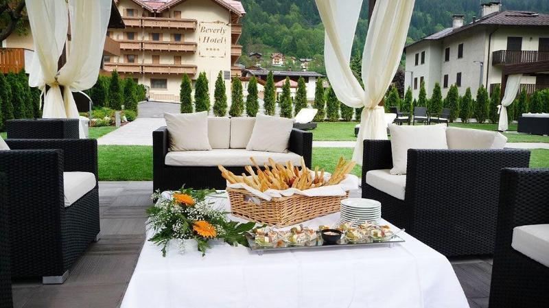Beverly Alps Hotel & Spa ปินโซโล ภายนอก รูปภาพ