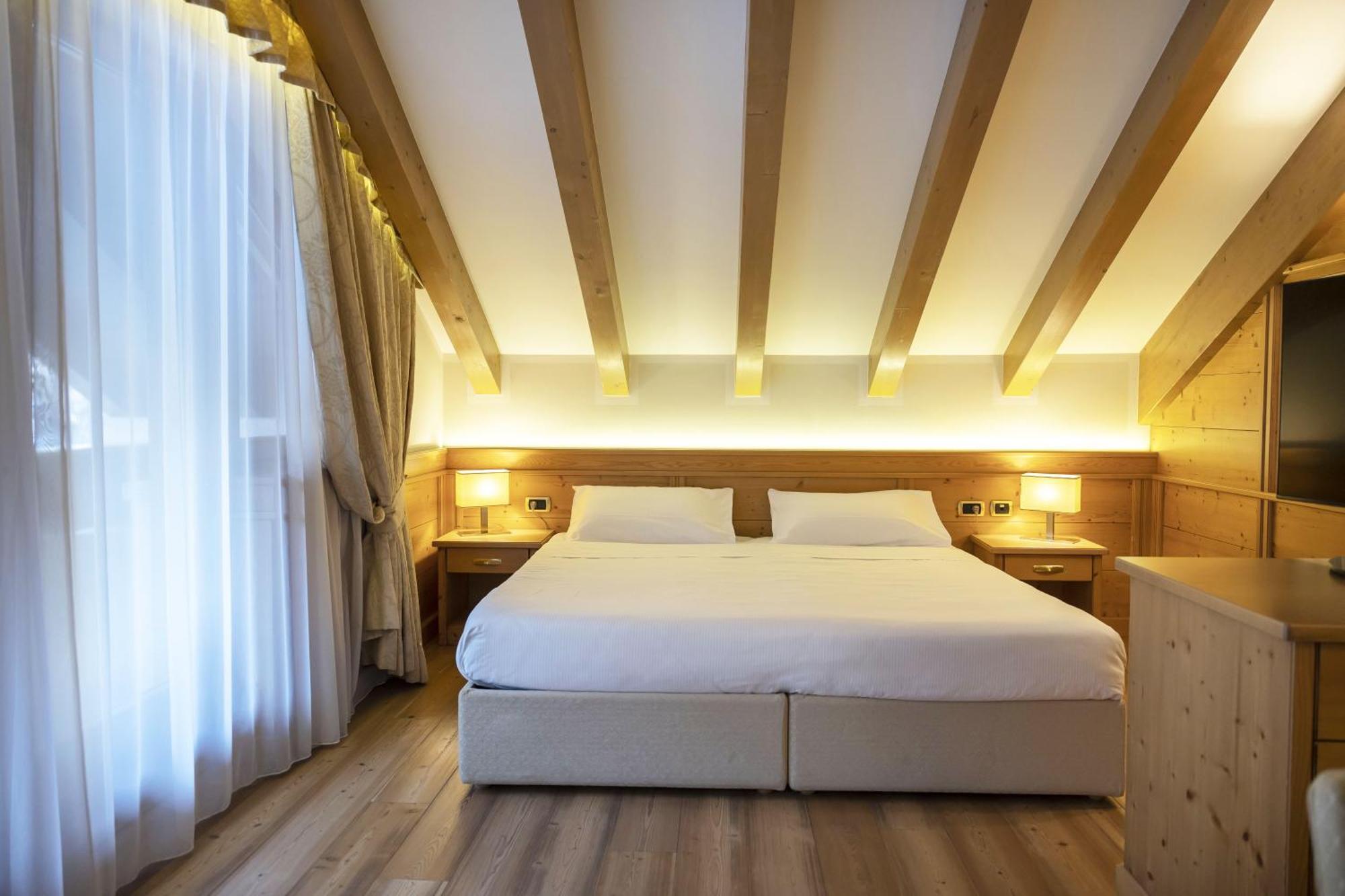 Beverly Alps Hotel & Spa ปินโซโล ห้อง รูปภาพ