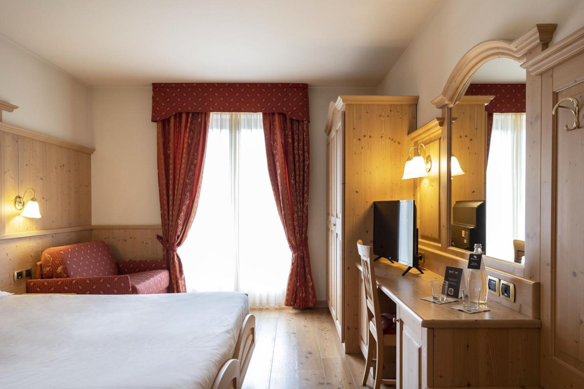 Beverly Alps Hotel & Spa ปินโซโล ห้อง รูปภาพ